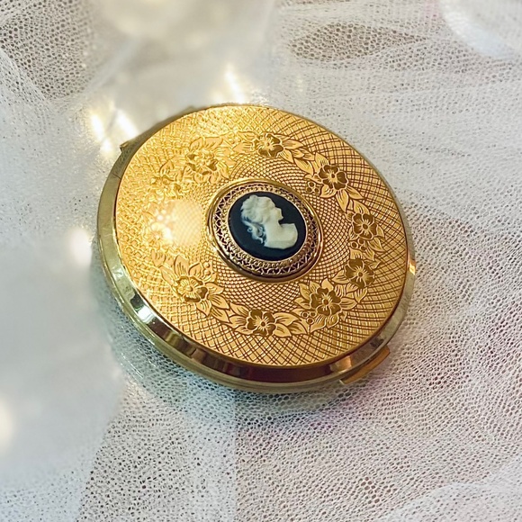Stratton Accessories - Vintage Made in England Stratton Compact Powder Mirror Gold Tone Baroque Cameo
